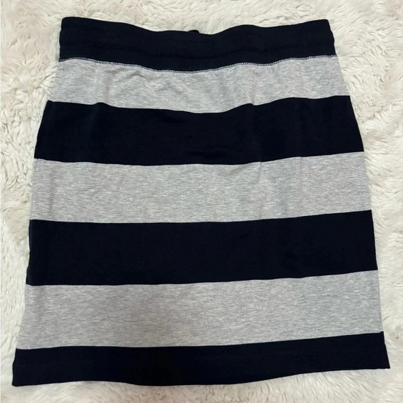 Joe Fresh Mini cotton/spanx skirt blue and gray strips size extra small - Picture 5 of 5